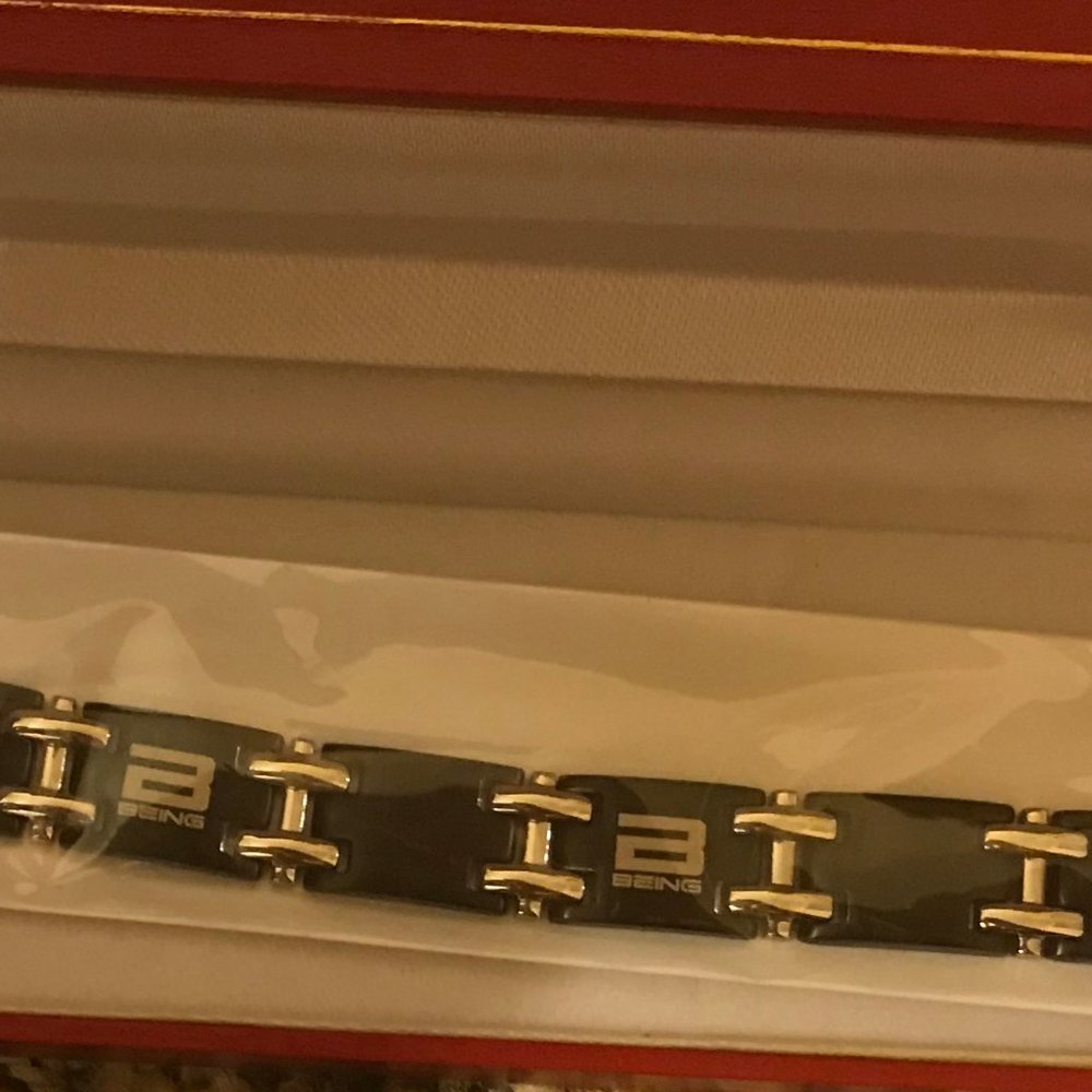 BEING MAGNETIC BRACELET